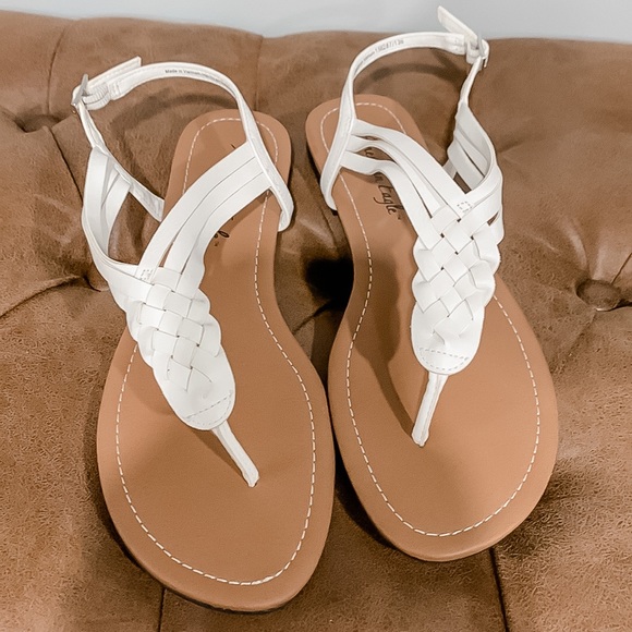 American Eagle White Flat Sandals Size 8 - Picture 2 of 5